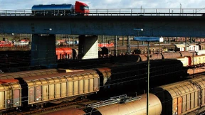 Laute Güterbahn trifft smarten Lastwagen