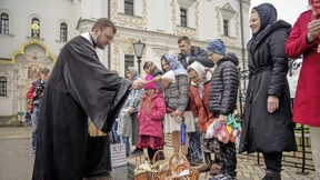 Verfeindete Kirchen feiern getrennt im Kiewer Höhlenkloster