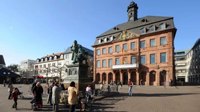 Hanauer Rathaus bleibt teilweise geschlossen