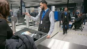 Tausende Passagiere verpassen ihre Flieger