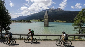 Warum dieser Kirchturm im Wasser steht