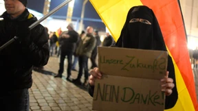 Jugendliche greifen Flüchtlingskinder an