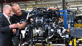 SPD will E-Auto-Prämie und Steuersenkungen für fast alle