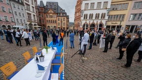 Die verzweifelte Suche nach einer Perspektive