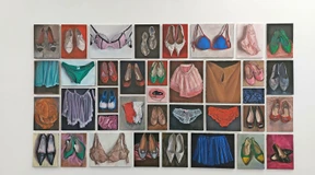 Malerischer Blick in den Kleiderschrank