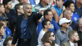 Ein Rowdie, der sich als Gentleman verkleidet