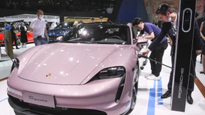 Schwacher Dollar verunsichert Dax-Anleger