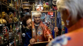 Die Frau und der Mantel