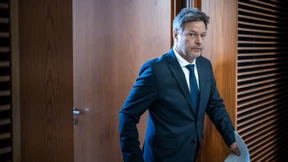 Habeck verspricht Industrie Milliardenhilfen