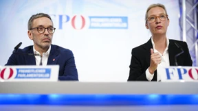 Rechter Schulterschluss im Schnitzelland