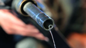 EU-Kommission hält Benzinsteuer-Idee für machbar