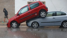 Hagel und Sturzfluten sorgen für Zerstörung