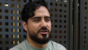 Er hetzt gegen Feministinnen, Migranten und Sánchez