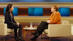 Merkel bittet um Zeit