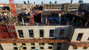 Wir tummeln uns am sandigen Strand der Spree 