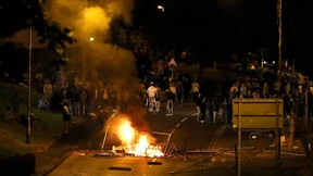 Gewaltsame Zusammenstöße zwischen Polizisten und Katholiken in Nordirland