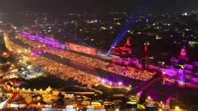 Indien erstrahlt zum Lichterfest Diwali