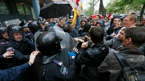 Prorussische Demonstranten stürmen Polizeihauptquartier
