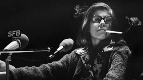 Sie diktierte von ihrem Bett aus