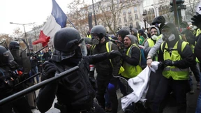 Frankreich besänftigt wütende Polizisten mit mehr Geld