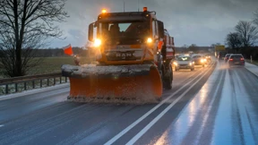 Schnee und Glätte treffen Berufsverkehr