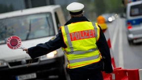 Deutschland verweigert jeden Tag bis zu 200 Flüchtlingen die Einreise