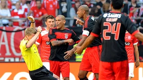 Referee niedergestreckt