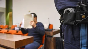 Falscher Polizist schweigt vor Gericht