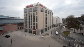 Herberge mit Blick auf die Kapelle