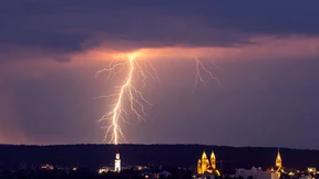 Willst du mit mir hausen, mit der Bestie draußen?