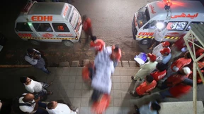 Mindestens 18 Flutopfer sterben bei Brand in Bus