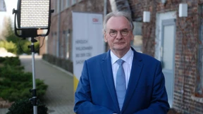 Haseloff bekommt tausende Likes für ein „Ä“