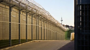 Frau sitzt wegen Justizirrtums zu lange im Gefängnis