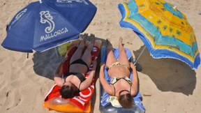 Worauf Urlauber beim Bezahlen im Ausland achten sollten