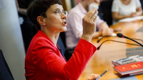 Frauke Petry rechnet mit der AfD ab