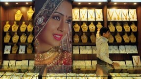 Inder schmuggeln tonnenweise Gold