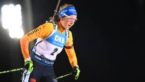 Deutsche Biathletinnen laufen am Podest vorbei