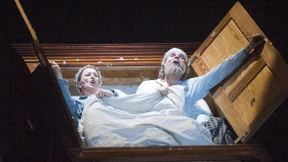 Nett, wie da die Kaftanzipfel wirbeln