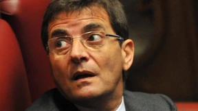 Noch hält das Netz Berlusconis