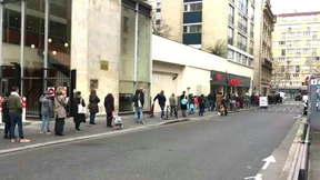 Lange Schlangen vor Supermärkten in Paris