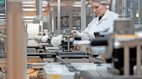 Conti ringt mit mächtigen Gegnern