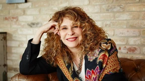 Die Diktatur ist zurück, die Revolution aber auch