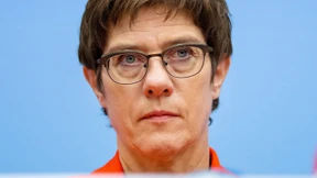 Kramp-Karrenbauer warnt Türkei vor Besetzung Nordsyriens