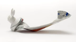 Flugbegleiterinnen sollen Drogen in Zahnpastatuben geschmuggelt haben