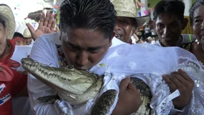 Mexikanischer Bürgermeister heiratet Krokodil