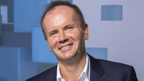 Ein Milliardär in der Defensive