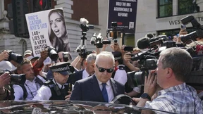 Huw Edwards bekennt sich wegen Kinderpornographie schuldig