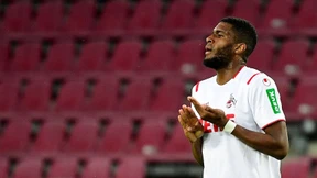 Auf Knien Rückgrat zeigen