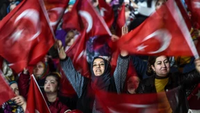 Für Erdogan steht’s auf Messers Schneide