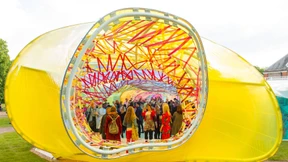 Eine Plastik ganz aus Plastik